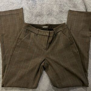 Express Columnist Barely Boot Mid Rise Short